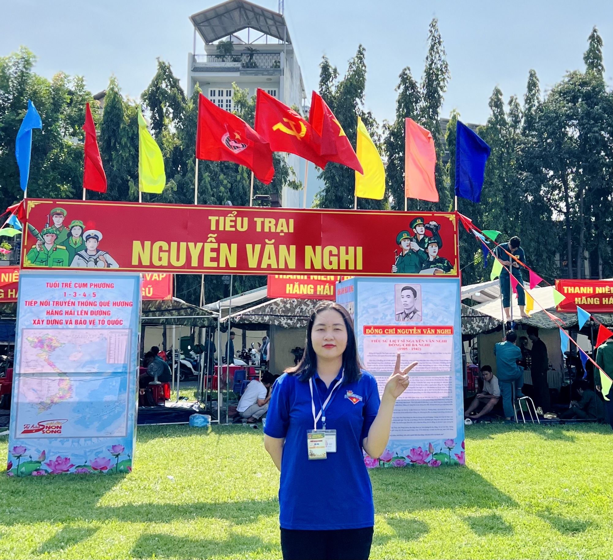 Gác ước mơ trở thành Dược sĩ, 2 cựu nữ sinh Trường ĐH Nguyễn Tất Thành viết đơn xin nhập ngũ